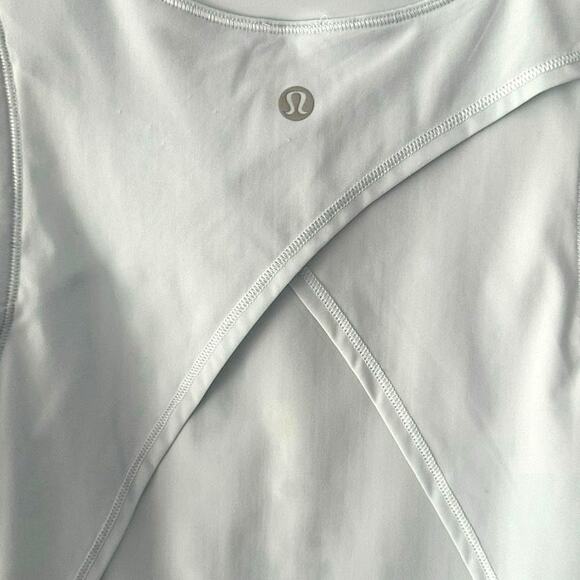 Lululemon light blue sleeveless top slit down Sz4 gym wear active lightweight - Picture 6 of 6